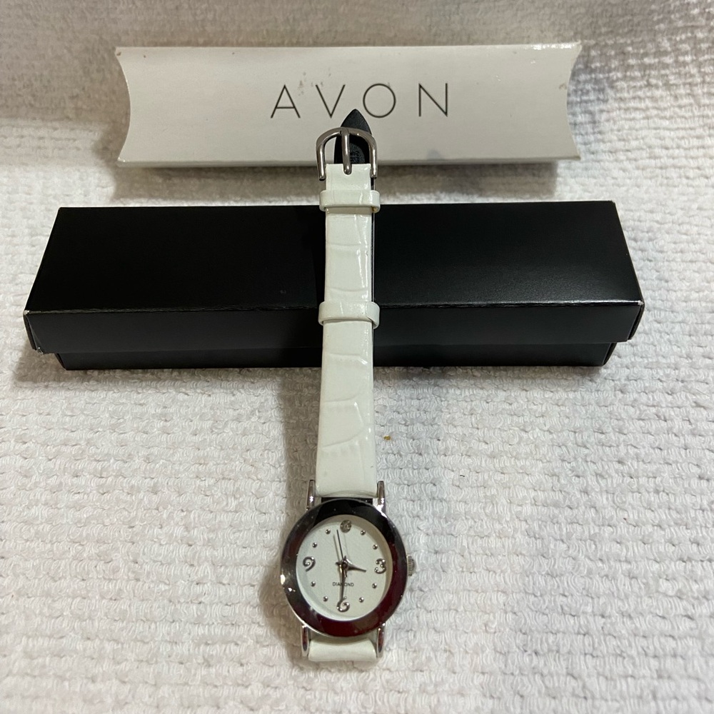 NWT Avon Ladies Watch